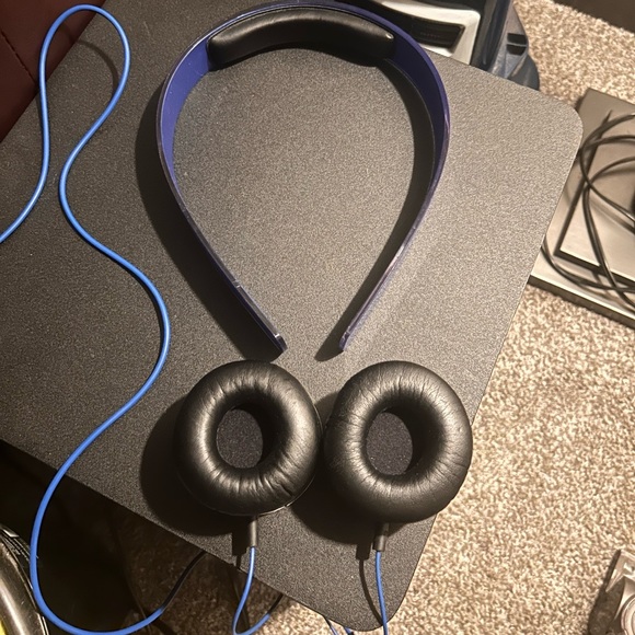 SOL REPUBLIC Tracks HD On-Ear Headphones (Blue) - Picture 4 of 7